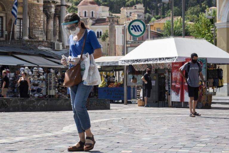 Κοροναϊός: Τι χρειάζεται να προσέχουν όσοι κινούνται στο κέντρο της Αθήνας – Στο «κόκκινο» η Αττική