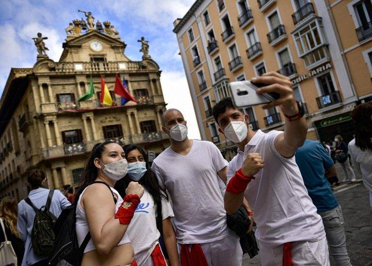 Kοροναϊός: Η Ισπανία κατέγραψε 31.428 κρούσματα σε τρεις ημέρες