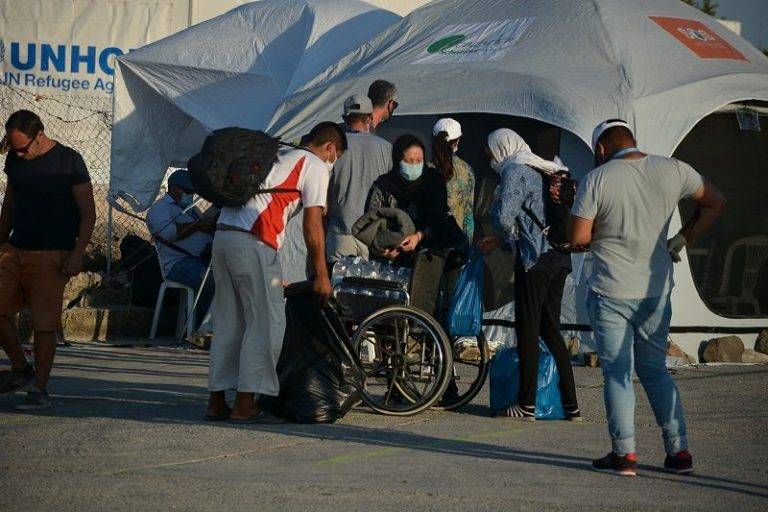 Μυτιλήνη: Μεταφέρθηκαν στο Καρά Τεπέ 9 χιλιάδες πρόσφυγες και μετανάστες