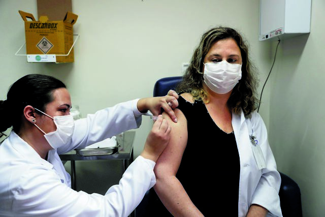 Λουράντος στο MEGA: Μόνο με ιατρική συνταγή θα γίνεται το αντιγριπικό εμβόλιο | in.gr