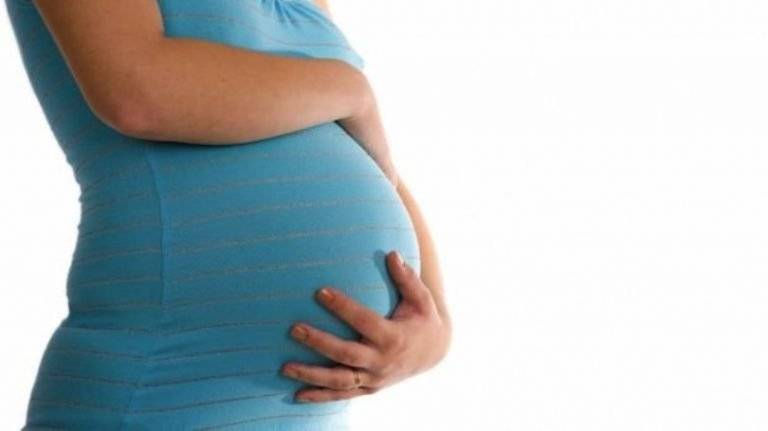 Κοροναϊός : Οι επιπτώσεις του στην εγκυμοσύνη – Ο αυξημένος κίνδυνος πρόωρου τοκετού | in.gr