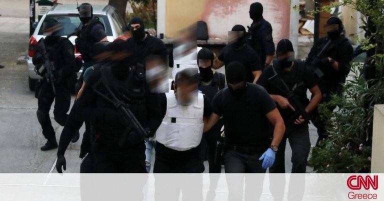 Ενώπιον του εισαγγελέα οι τρεις συλληφθέντες για τη γιάφκα στο Κουκάκι