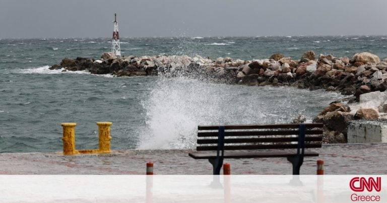 Κακοκαιρία «Ιανός» – «Επικίνδυνη κατάσταση»: Συναγερμός και επιφυλακή για τον μεσογειακό κυκλώνα