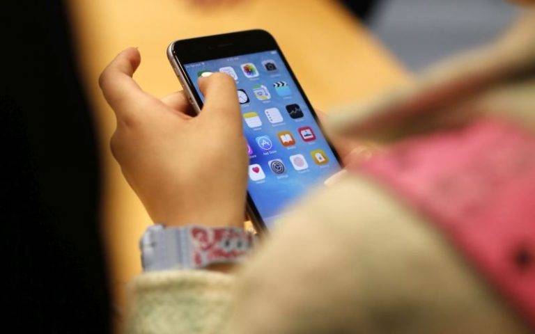 Κοροναϊός: Εφαρμογή στο κινητό για τα τοπικά lockdown – Πώς θα λειτουργεί