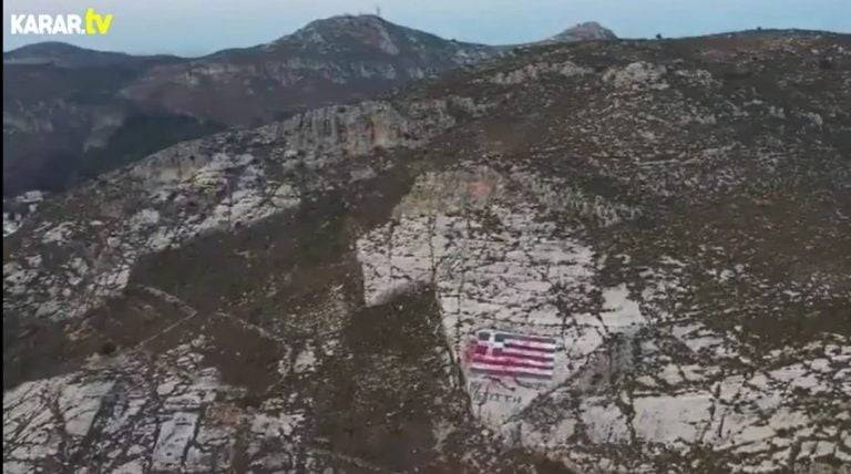 Πολεμική πρόκληση: Οι Τούρκοι βεβήλωσαν την ελληνική σημαία στο Καστελλόριζο! (video) | newsbreak