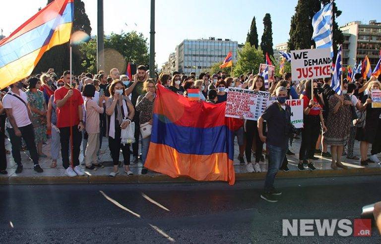 Συγκέντρωση Αρμενίων στην Αθήνα για τα γεγονότα στο Ναγκόρνο Καραμπάχ
