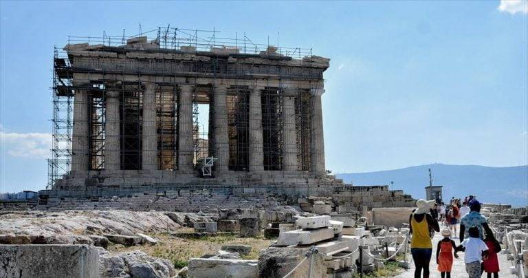 TUI: Στην Ελλάδα το μεγαλύτερο μερίδιο των τουριστών που διακίνησε φέτος