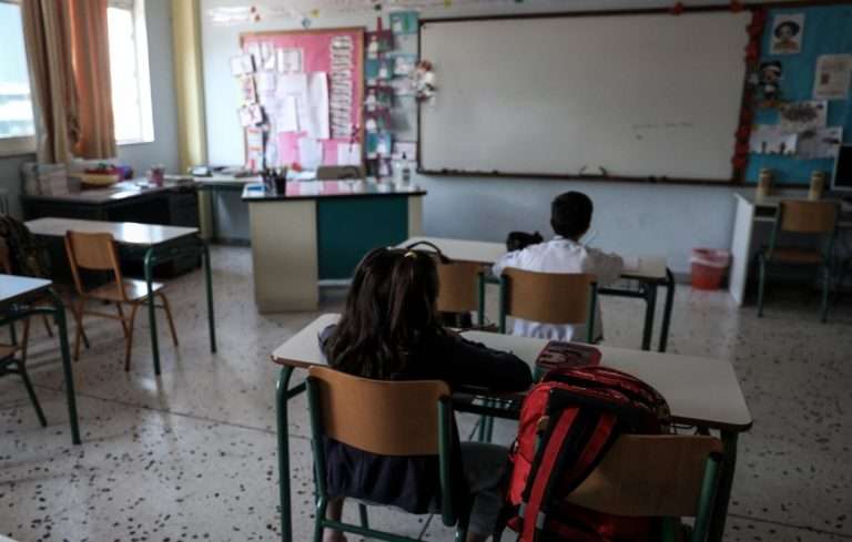 Κοροναϊός: Πώς θα χορηγείται η άδεια ειδικού σκοπού – Τι ισχύει για τους γονείς αν κλείσουν σχολεία