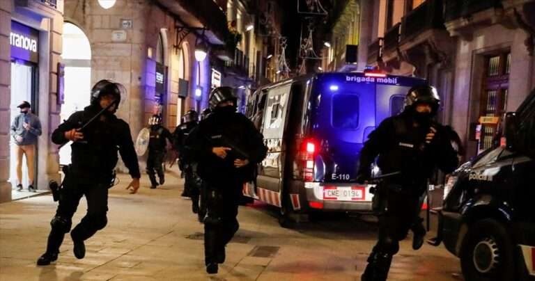 Βαρκελώνη: Συνελήφθη Μαροκινός που επαινούσε τον αποκεφαλισμό του Σ. Πατί