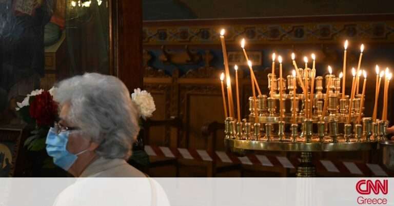 Κορωνοϊός: Ουρές έξω από τον Αγιο Δημήτριο στη Θεσσαλονίκη