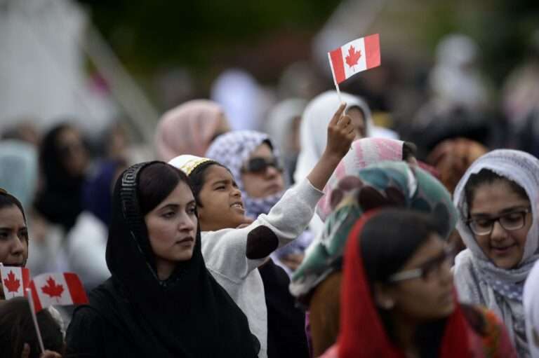 Καναδάς και μουσουλμάνοι: Έτσι λύνονται τα προβλήματα στις πολιτισμένες χώρες… | newsbreak
