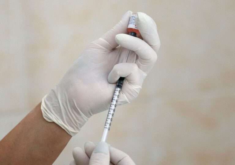 Εμβόλιο κοροναϊού: Πότε θα επιστρέψουμε στην κανονικότητα; | in.gr