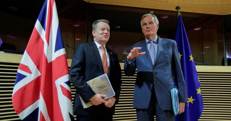 Βρετανία – Φροστ: Πρόοδος στις συνομιλίες με την ΕΕ για το Brexit
