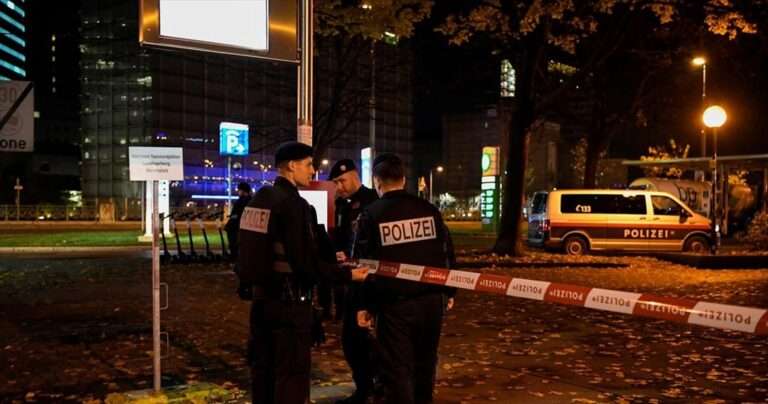 Tρομοκρατική επίθεση στη Βιέννη: Διάγγελμα Κουρτς στους πολίτες- Τουλάχιστον δύο τα θύματα
