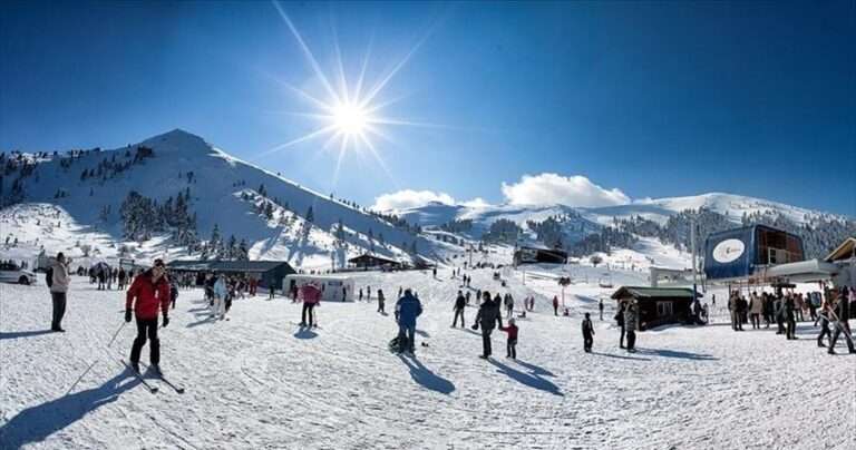 Ελβετία: 200 Βρετανοί τουρίστες «έσπασαν» την καραντίνα σε ελβετικό χιονοδρομικό κέντρο