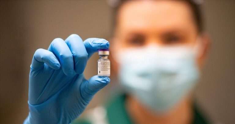 Εμβόλιο: Όταν οι υγειονομικοί σφυρίζουν αδιάφορα 