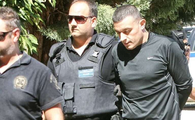 Αυτός είναι ο 45χρονος κακοποιός και συνοδηγός του Αλκέτ Ριζάι που συνελήφθη σε έλεγχο της Τροχαίας | newsbreak
