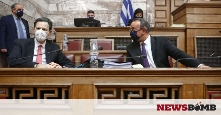 Ανασχηματισμός 2021: Γιατί ο Μητσοτάκης δεν άλλαξε το οικονομικό επιτελείο