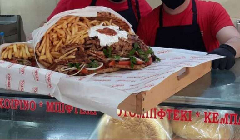 «Ανθοδέσμη-πιτόγυρο» 8,5 κιλών για του Αγίου Βαλεντίνου! | newsbreak