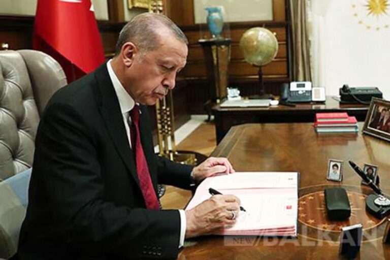 Κάργα συμπλεγματικός ο Ερντογάν μας κάνει… αντίποινα για την Επανάσταση του ’21! | newsbreak
