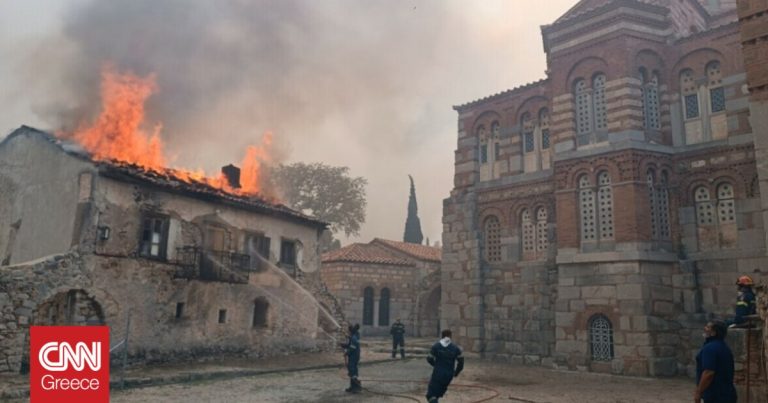 Φωτιά στη Βοιωτία: Στις φλόγες το Μοναστήρι του Οσίου Λουκά