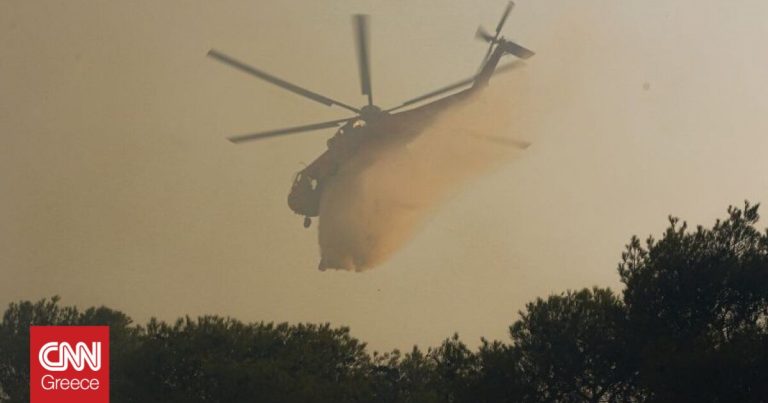 Πυρκαγιές: Μάχη με τις αναζωπυρώσεις – Πώς διαμορφώνεται η κατάσταση σε όλα τα μέτωπα