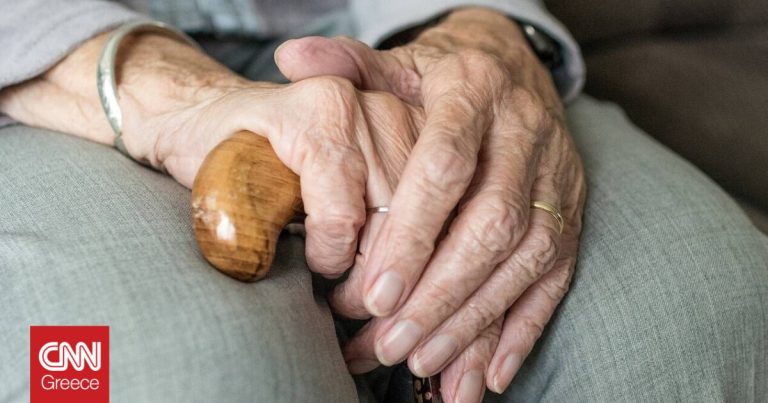 Συγκίνηση στον Πύργο: Ζευγάρι ηλικιωμένων πέθανε με διαφορά λίγων λεπτών