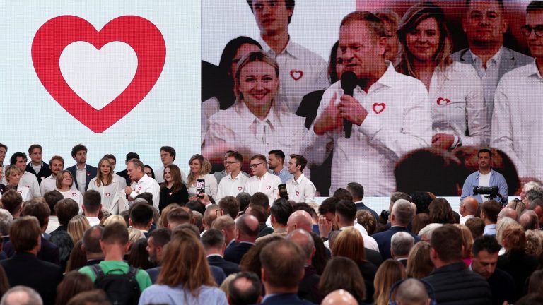 Πολωνία – Exit Polls: Νικήτρια των εκλογών η κεντρώα φιλοευρωπαϊκή αντιπολίτευση