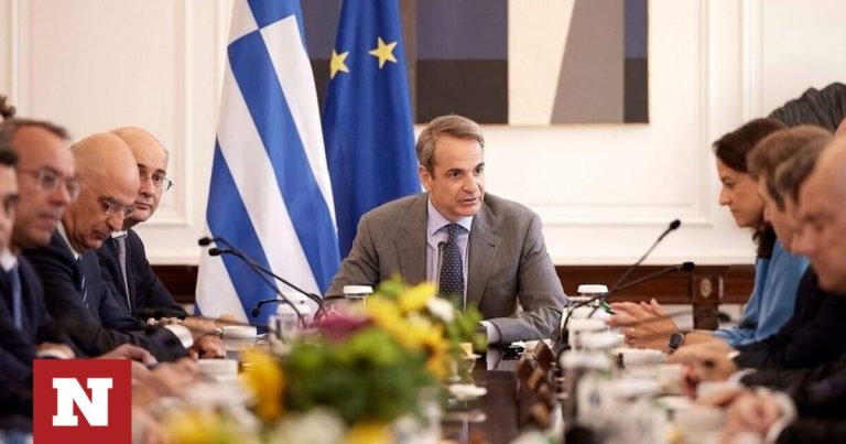 Οι «πονοκέφαλοι» του 2024 για την κυβέρνηση: Τα κρίσιμα νομοσχέδια και το σενάριο του ανασχηματισμού