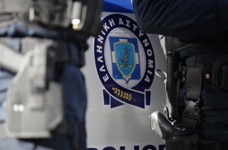 Θεσσαλονίκη: Αναζητείται τράπερ για τον άγριο ξυλοδαρμό 23χρονου – Τον χτύπησε με το κεφάλι στο πρόσωπο