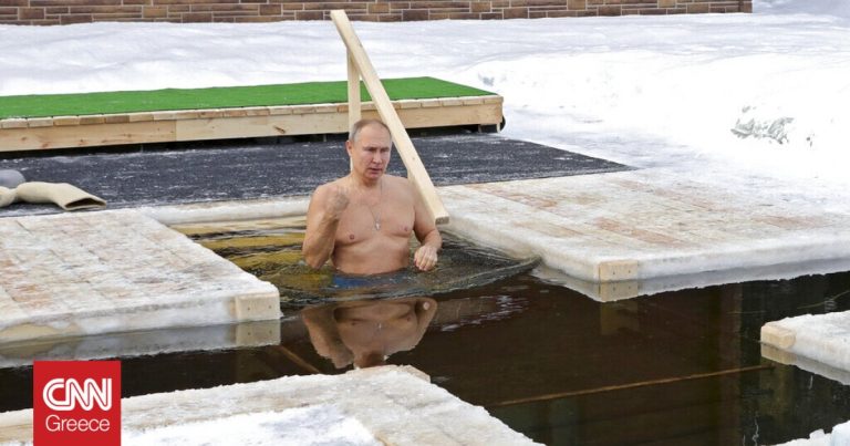 Βλαντιμίρ Πούτιν: Βούτηξε και φέτος στα παγωμένα νερά για τα Θεοφάνια