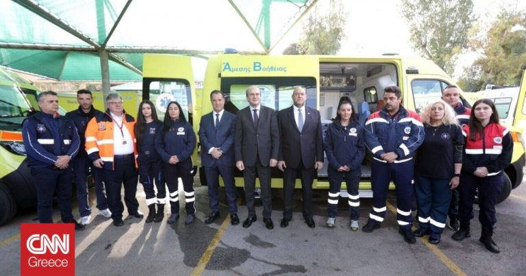 Παραδόθηκαν στο ΕΚΑΒ 10 ασθενοφόρα – Από δωρεές Ελλήνων πολιτών