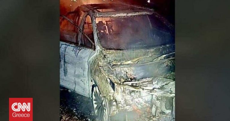 Greek mafia: Εικόνα ντοκουμέντο από το καμμένο αυτοκίνητο των δραστών στην μαφιόζικη εκτέλεση