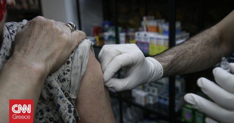 Φαρμακοποιοί: «Ναι» στους εμβολιασμούς στα φαρμακεία – Τι απαντούν στους γιατρούς