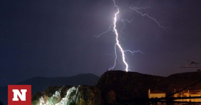 Ισχυρή καταιγίδα με κεραυνούς και χαλάζι έπληξε την Αθήνα