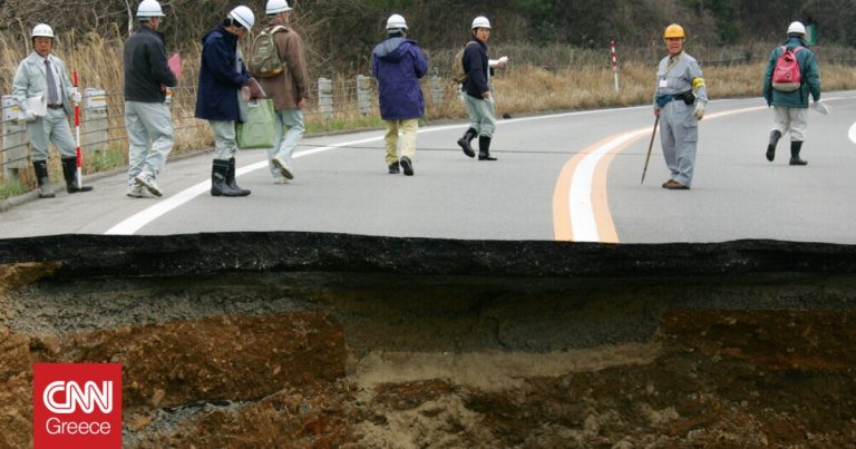 Εικόνες αποκάλυψης από τον τρομακτικό σεισμό στην Ιαπωνία – Σχίστηκαν στα δύο οι δρόμοι