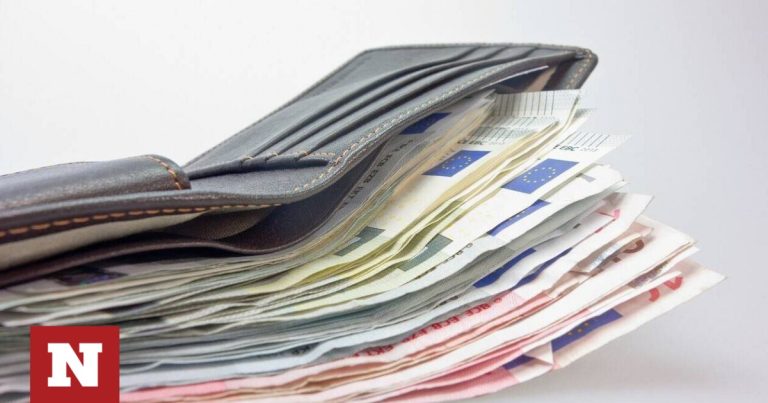 Καλαμαριά: Καθαρίστρια βρήκε και παρέδωσε πορτοφόλι με 490 ευρώ