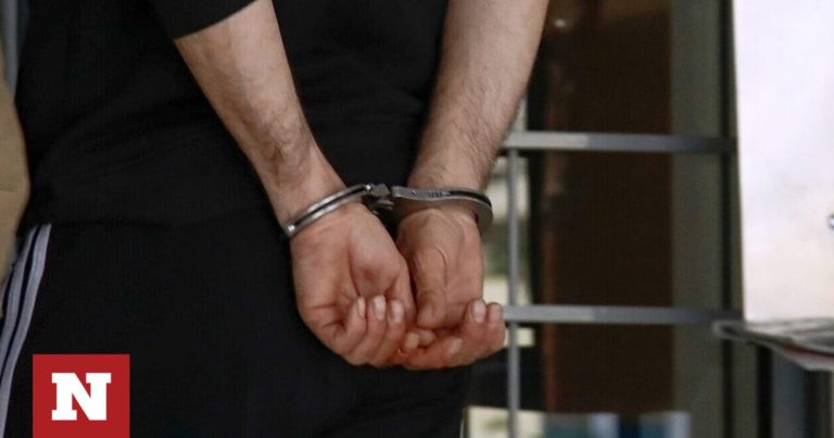 Αδιάφθοροι: 129 συλλήψεις, 826 καταγγελίες – Χειροπέδες σε αστυνομικούς, λιμενικούς και πυροσβέστες