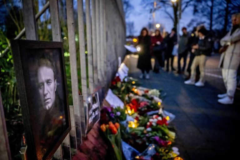 Θάνατος Ναβάλνι: Τσουνάμι οργής κατά Πούτιν, διαδηλώσεις σε πολλές ευρωπαϊκές χώρες – ««Δεν ξεχνάμε ποτέ, δεν συγχωρούμε ποτέ»