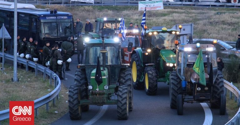 Μπρα ντε φέρ κυβέρνησης και αγροτών πριν την κάθοδο στην Αθήνα την Τρίτη