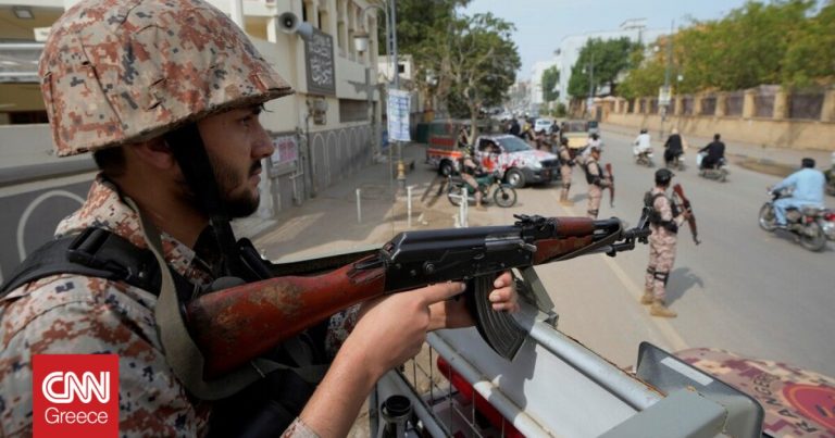 Πακιστάν: Δώδεκα νεκροί από έκρηξη σε γραφείο υποψηφίου στις εκλογές