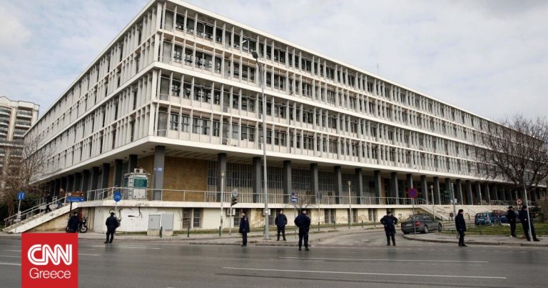 Θεσσαλονίκη: Εκκενώθηκαν τα δικαστήρια – Εντοπίστηκε «ύπoπτος» φάκελος