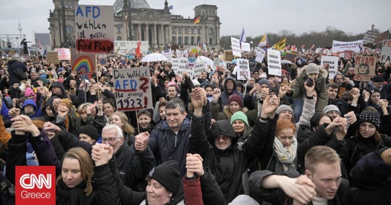 Γερμανία: Δικαστήριο αποδίδει «μαζικά ξενοφοβική προπαγάνδα» στην νεολαία του AfD