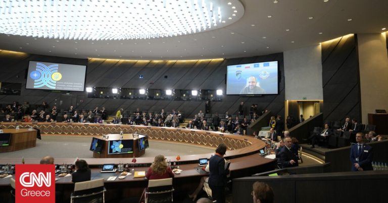 ΝΑΤΟ: «Κανένα σχέδιο για αποστολή στρατευμάτων μάχης στην Ουκρανία»