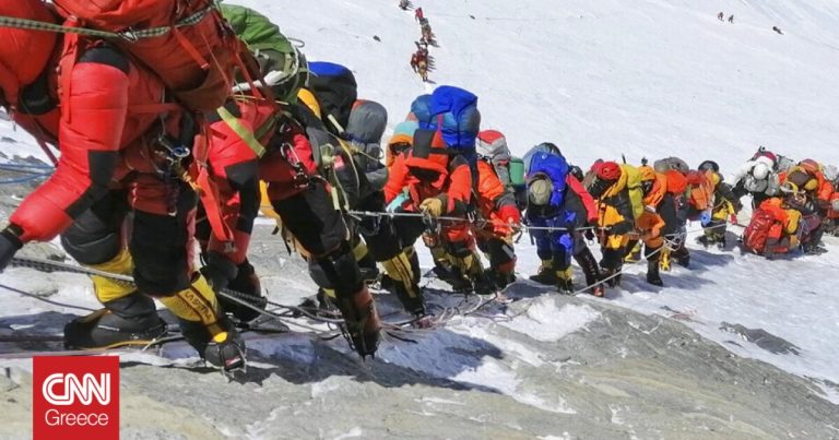 Γιατί οι ορειβάτες στο Έβερεστ θα πρέπει να κουβαλούν τα περιττώματά τους