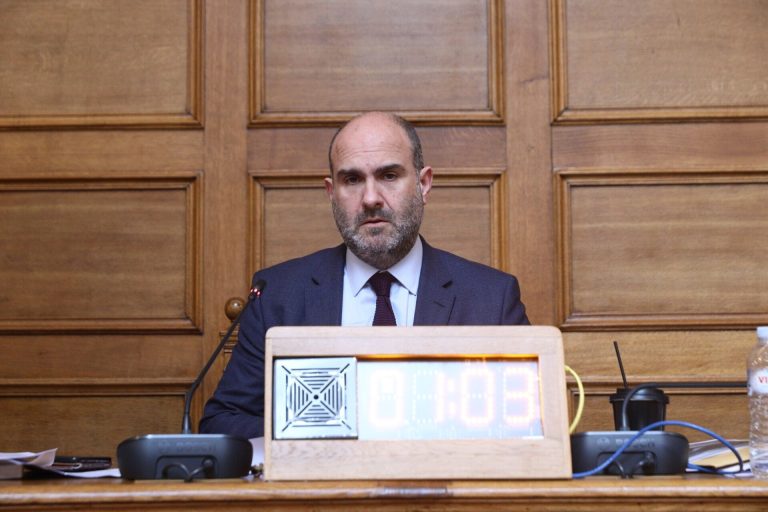 Δ. Μαρκόπουλος: Καταγγέλλει «πόλεμο απειλών» κατά της οικογένειάς του, εν μέσω δημοσιευμάτων για επεισόδιο με καθηγητή