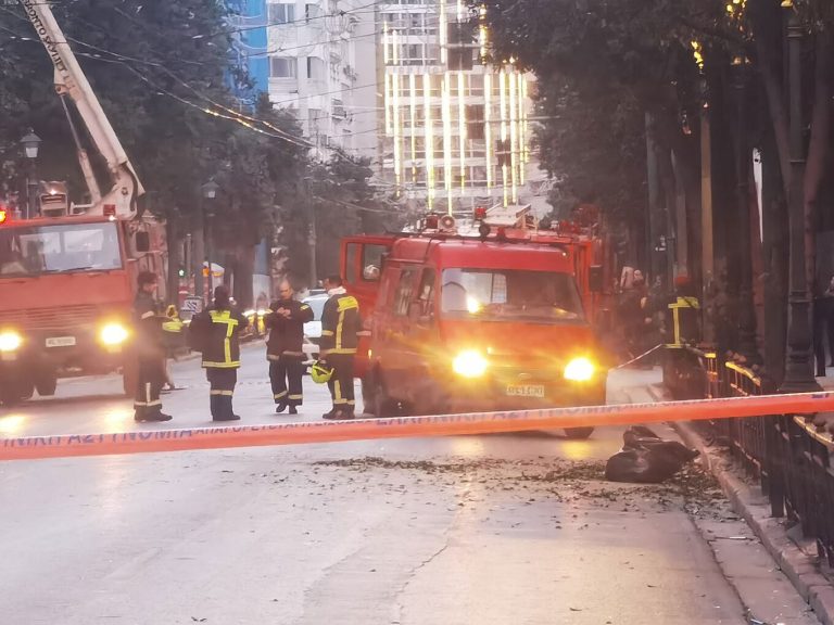 Έρευνες της αντιτρομοκρατικής για τη βόμβα στο κέντρο της Αθήνας