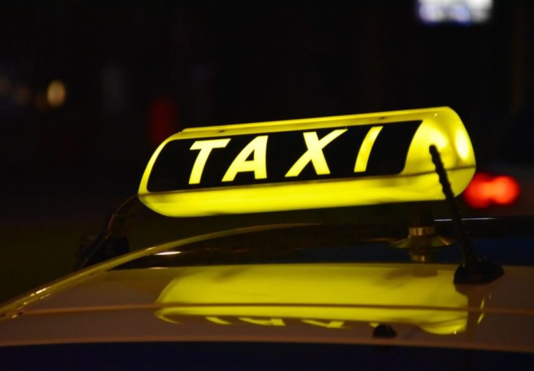 Π. Φάληρο: Θύμα ληστείας από 4 «πελάτες» έπεσε οδηγός ταξί – Η επεισοδιακή καταδίωξη των δραστών