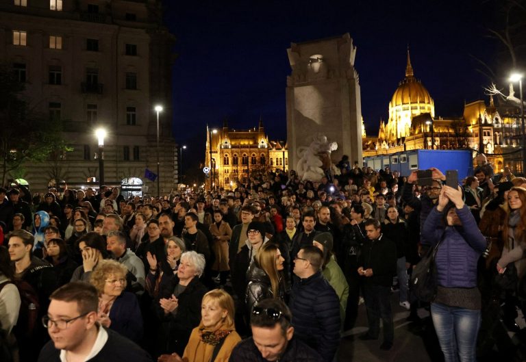 Ουγγαρία: Μεγάλη διαδήλωση κατά της κυβέρνησης Όρμπαν στη Βουδαπέστη