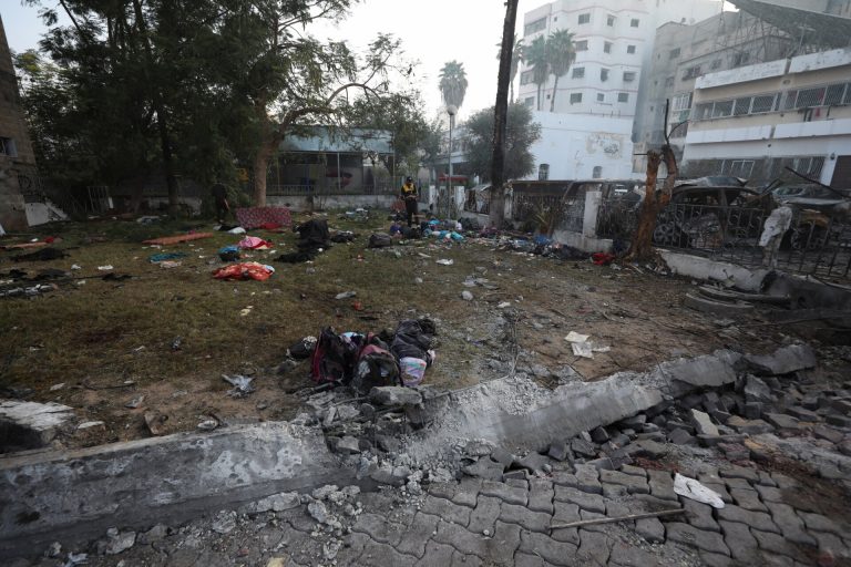 Γάζα: Τουλάχιστον 4 νεκροί από βομβαρδισμό νοσοκομείου